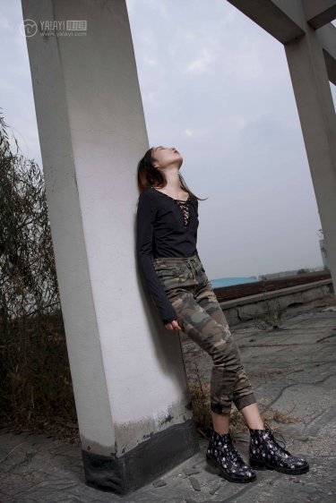 电车蓝衣女叫什么